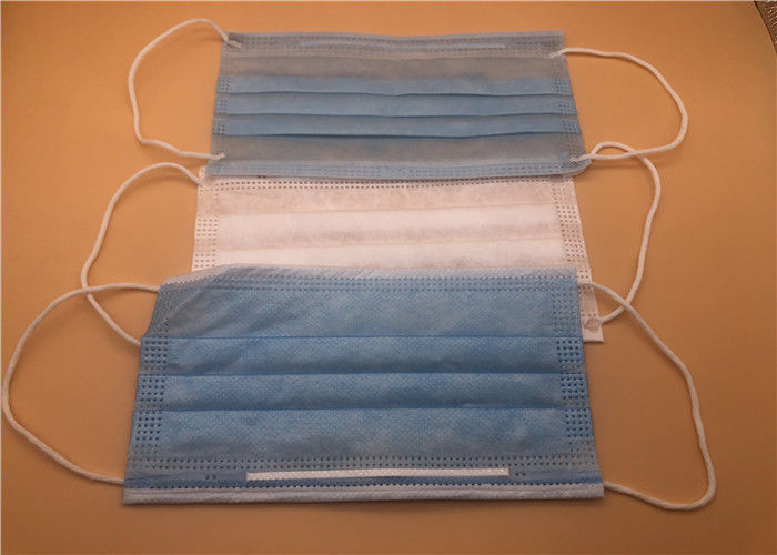 Dental Disposable Non Woven Face Mask Soft Wearing 17.5 X 9.5 Cm For Adult
