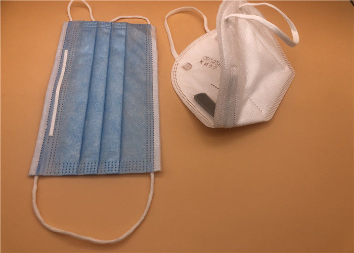 White Color N95 Particulate Respirator Mask Hypoallergenic Help Limit Germs Spread